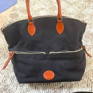 LIKE NEW- Dooney and Bourke Handbag